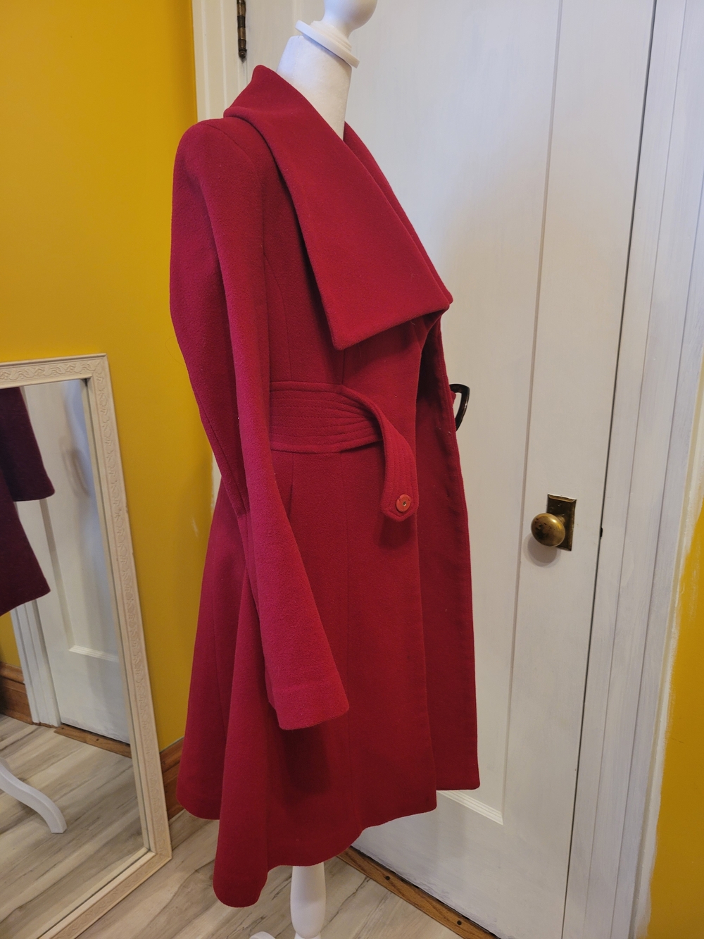 Jessica Simpson Red Wool-Blend Trench Coat with Wide Collar - Picture 4 of 7